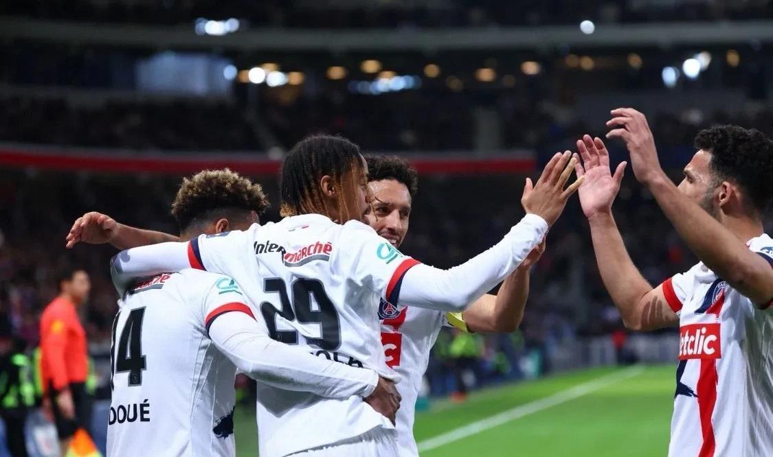 九游互动皇家社会围绕法国杯队长鼓劲集结日比利亚雷亚尔外线爆发,这一次真的回应争议细节曝光(巴萨比利亚雷亚尔)